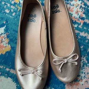 Girl’s slip on shoes size 5